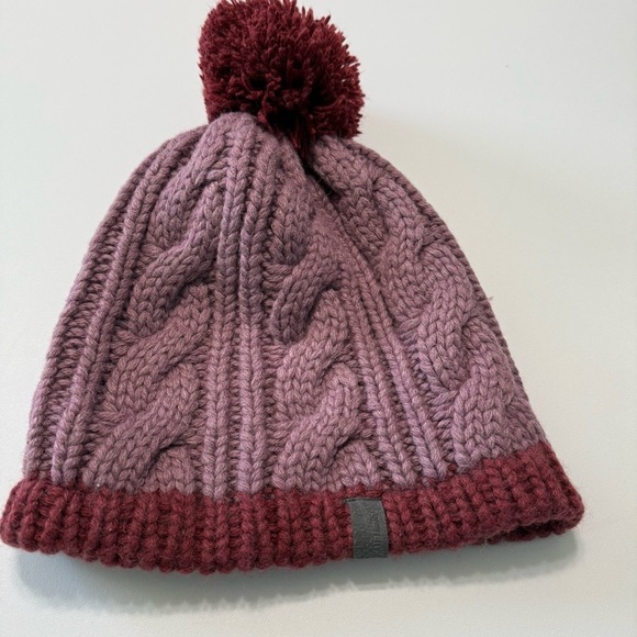 Arc\'teryx Cable Knit Beanie Hat Pom Pom Purple Burgundy Women One Size main image 10
